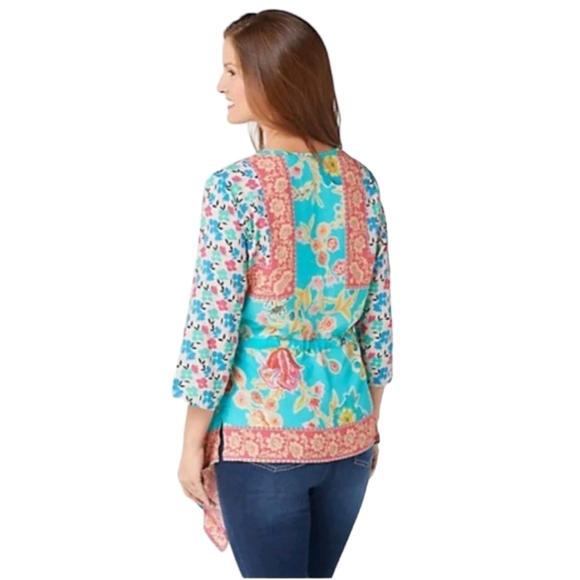 New TOLANI Vittoria Aqua Floral 3/4 Sleeve Boho Tie Waist Hankerchief Hem Blouse - Picture 3 of 10